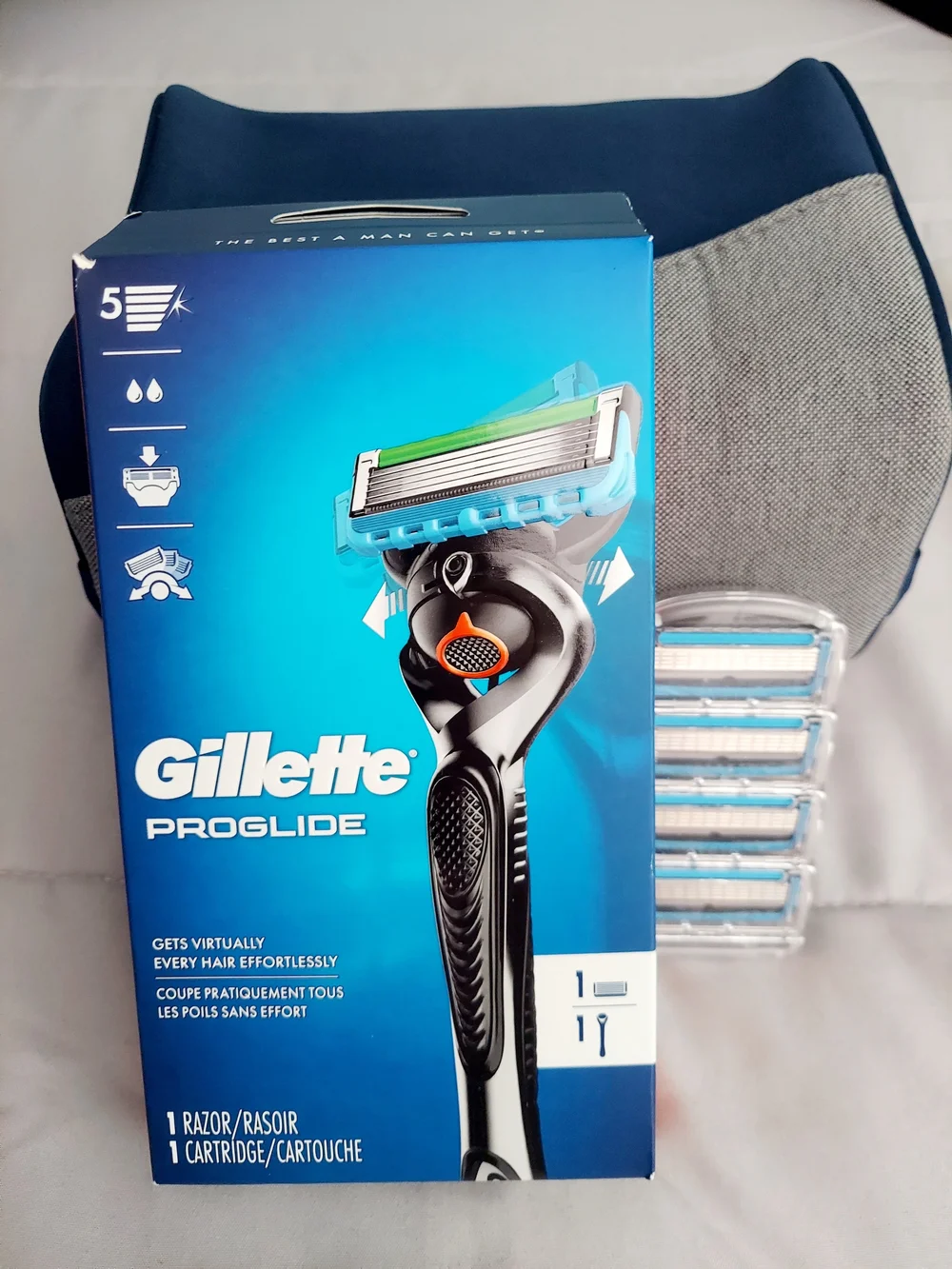 Gillette ProGlide Men's Shaving Razor Travel Kit NWT 5 Blades Casual Vacation